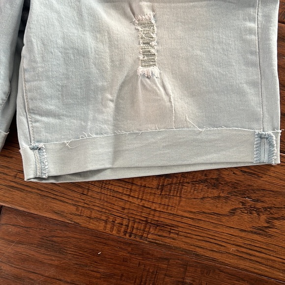 YMI Wanna Betta Butt Mid Rise Shorts Size 9 - Picture 6 of 9